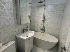 Piata Victoriei, Iancu de Hunedoara